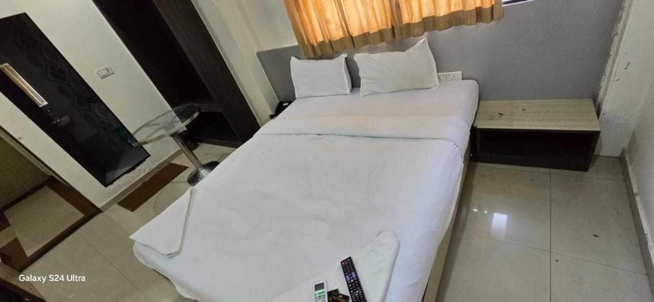 Hotel O Sargam Lodging And Boarding Ulhasnagar Exterior photo