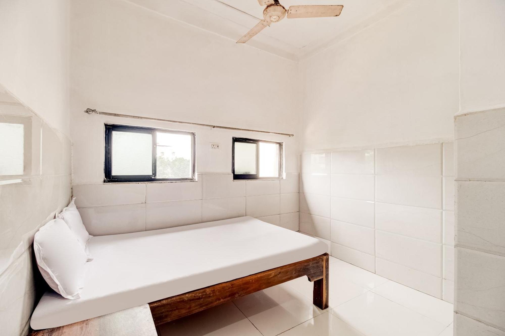 Hotel O Sargam Lodging And Boarding Ulhasnagar Exterior photo